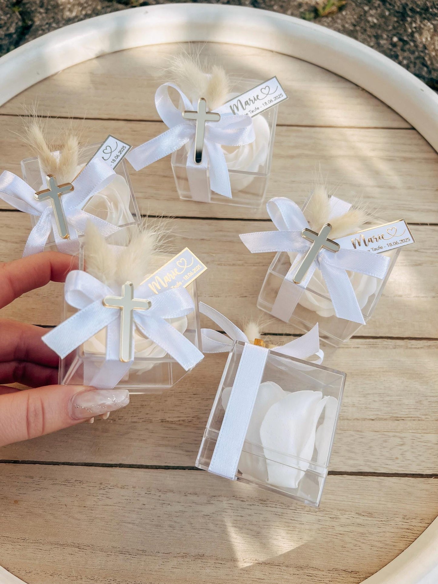 Gastgeschenk Taufe o. Kommunion - Acryl Kreuz - Personalisiert mit dem Namen, gold oder silber, Rosenseife,