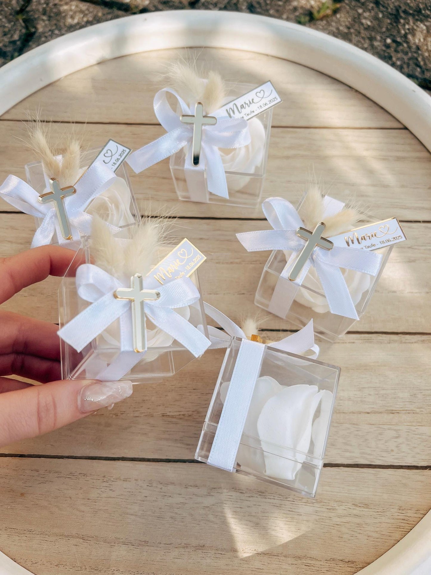 Gastgeschenk Taufe o. Kommunion - Acryl Kreuz - Personalisiert mit dem Namen, gold oder silber, Rosenseife,