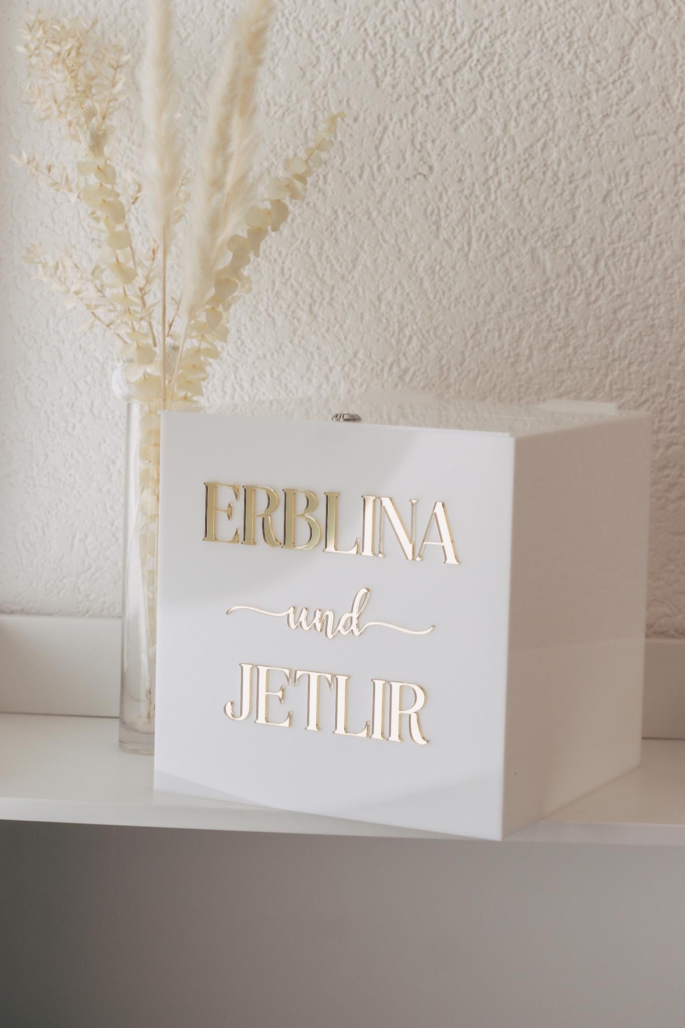 Personalisierte Acryl Geld Geschenkbox mit Schloss – Hochzeitsgeschenkbox in Weiß – 30x30x30 cm – Mit Namen personalisierbar,