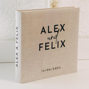 Personalisierbares Leinen-Gästebuch/Fotoalbum 25x25 cm | Beige | Hochzeit, Verlobung, Personalisiert mit Namen & Datum
