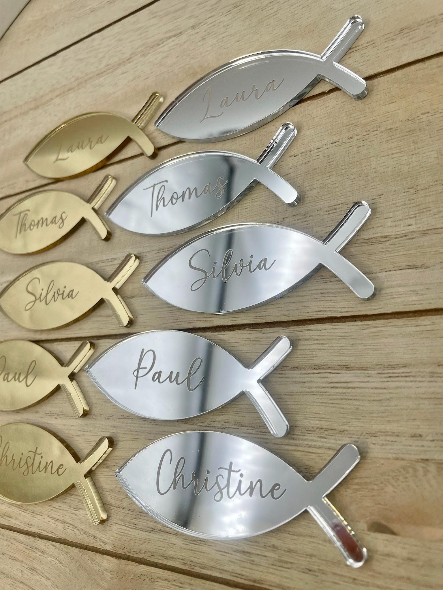 Platzkarte Fisch Taufe Acrylglas Gold & Silber, Namensgravur | Taufdekoration Gastgeschenk Kommunion Konfirmation Platzschild personalisiert
