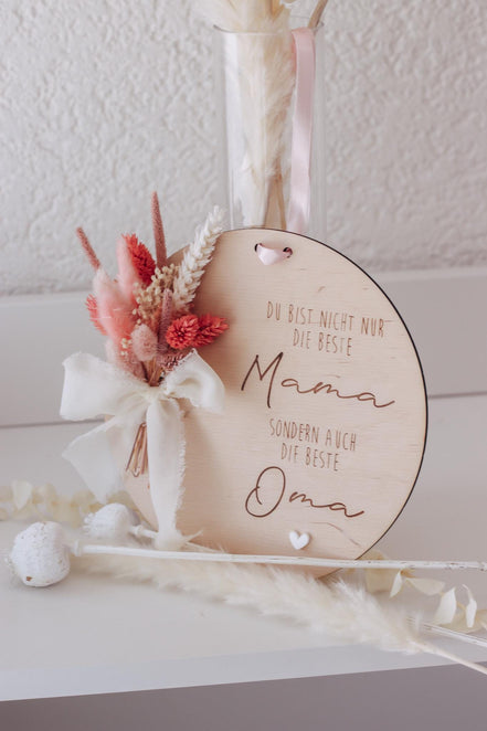 Muttertagsgeschenk für Mama & Oma – Holzschild mit Trockenblumen – „Beste Mama und Oma“ – personalisierbar – Deko Muttertag