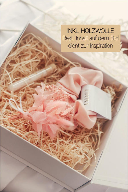 Personalisierte Geschenkbox "Happy Birthday" – Weiße Box mit Satinschleife & Holzwolle Geburtstagsgeschenk mit Wunschname Geschenkverpackung