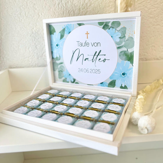 Personalisierte Schokobox Taufe Kommunion mit 24 oder 48 Vollmilch-Schokoladen – Personalisierbar mit Name & Datum – Grün Blau mit Goldkreuz