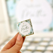 Personalisierte Schokobox Taufe Kommunion mit 24 oder 48 Vollmilch-Schokoladen – Personalisierbar mit Name & Datum – Grün Blau mit Goldkreuz