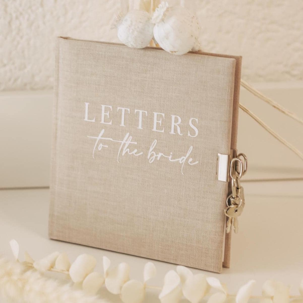 Letters to the Bride Buch mit Schloss | Leinenbuch Beige für die Braut | JGA Geschenk Trauzeugin Brautjungfer Erinnerungsalbum