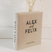 Personalisierbares Leinen-Gästebuch/Fotoalbum 25x25 cm | Beige | Hochzeit, Verlobung, Personalisiert mit Namen & Datum