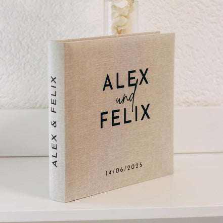 Personalisierbares Leinen-Gästebuch/Fotoalbum 25x25 cm | Beige | Hochzeit, Verlobung, Personalisiert mit Namen & Datum