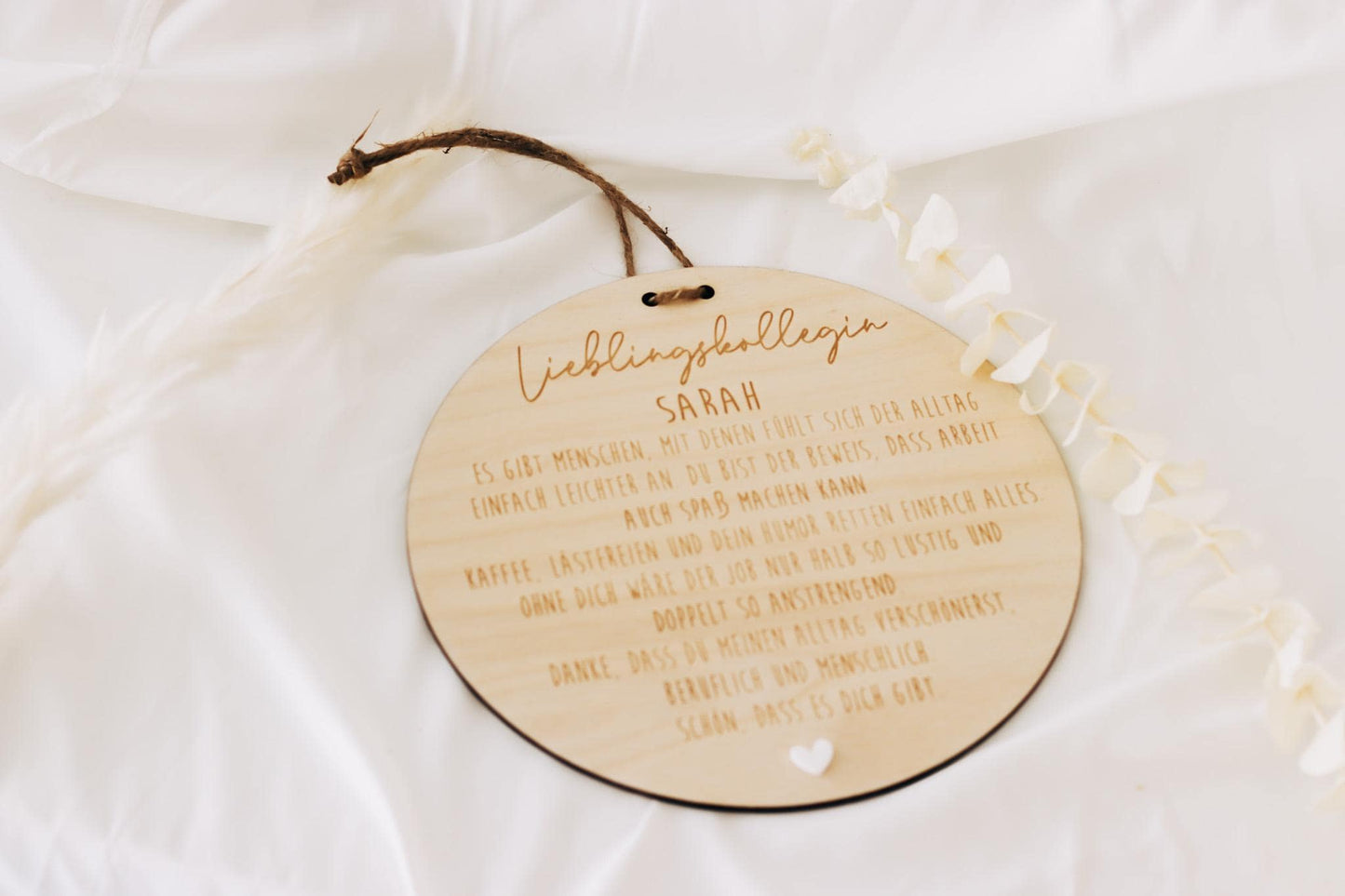 Personalisiertes Schild Lieblingskollegin mit Name & Herz – Abschiedsgeschenk Kollegin – graviertes Holzschild mit Aufhänger 20cm