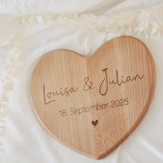 Personalisiertes Herzbrett aus Buchenholz – Hochzeitsgeschenk mit Gravur – Namen & Datum – Geschenk zur Hochzeit oder Jahrestag