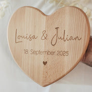 Personalisiertes Herzbrett aus Buchenholz – Hochzeitsgeschenk mit Gravur – Namen & Datum – Geschenk zur Hochzeit oder Jahrestag