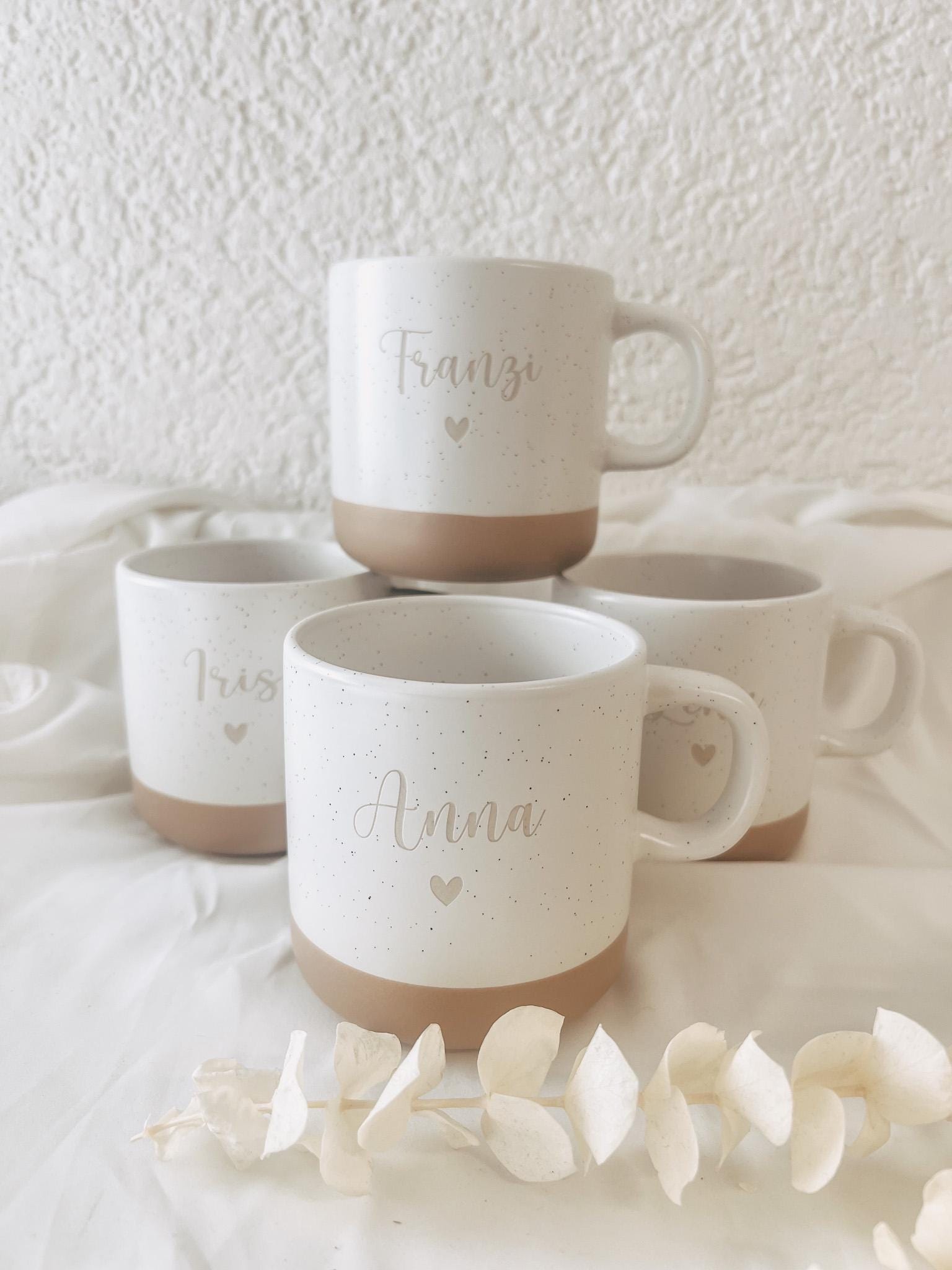 Personalisierte Tasse, Gravur mit Name & Herz – Geschenk für Schwester, Freundin, Mama, Firma – Weihnachten, Weihnachtsgeschenk, Jubiläum