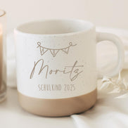Tasse Schulkind 2025 mit Name & ABC-Girlande – Geschenk Einschulung – personalisiert graviert – Kindertasse Schulanfang – 360 ml