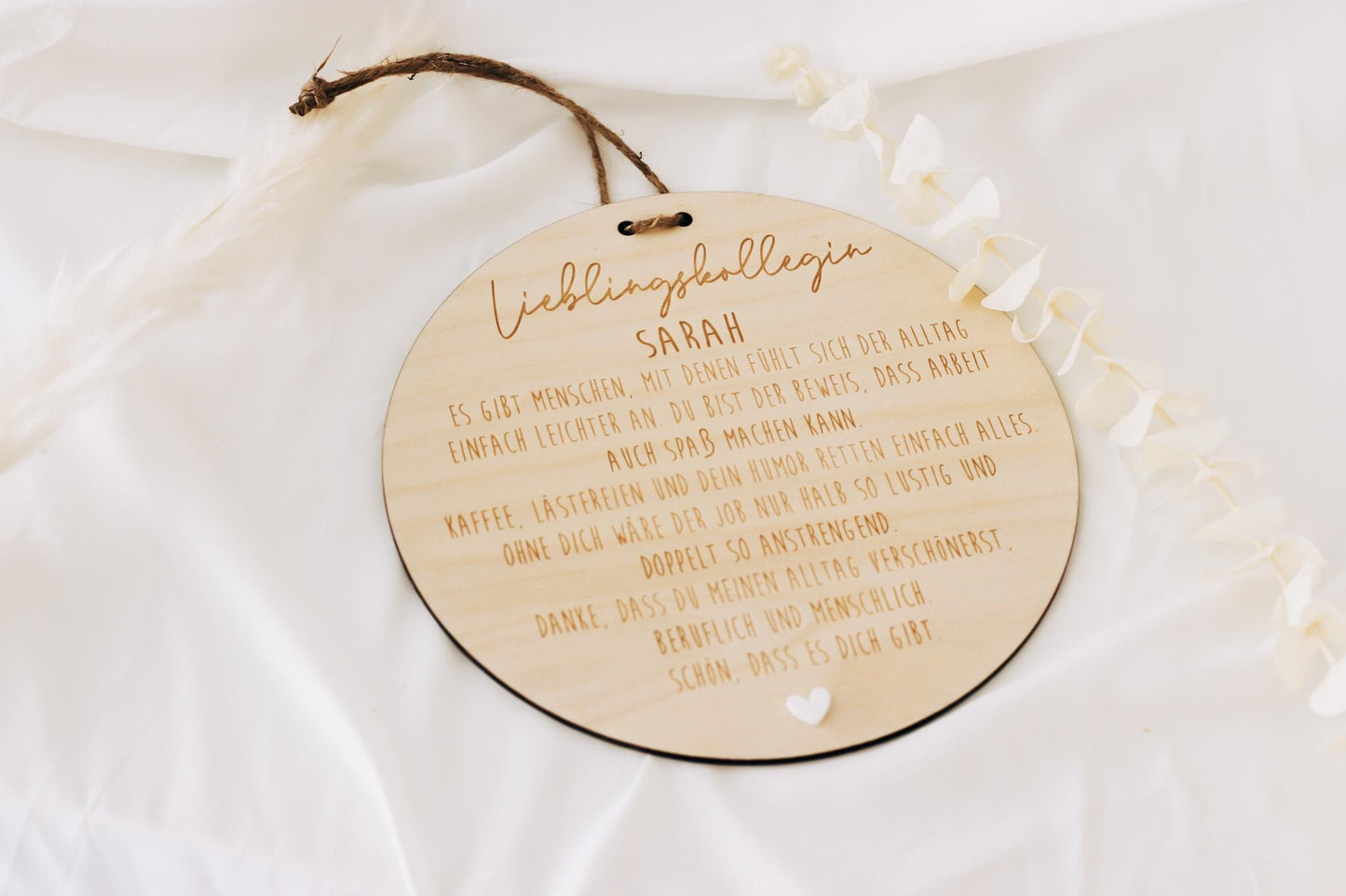 Personalisiertes Schild Lieblingskollegin mit Name & Herz – Abschiedsgeschenk Kollegin – graviertes Holzschild mit Aufhänger 20cm
