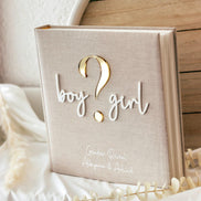 Gender Reveal Gästebuch/Fotoalbum personalisiert | Minimalistisches Fotoalbum mit Acryl Schriftzug | Leinen Beige | 60 Seiten
