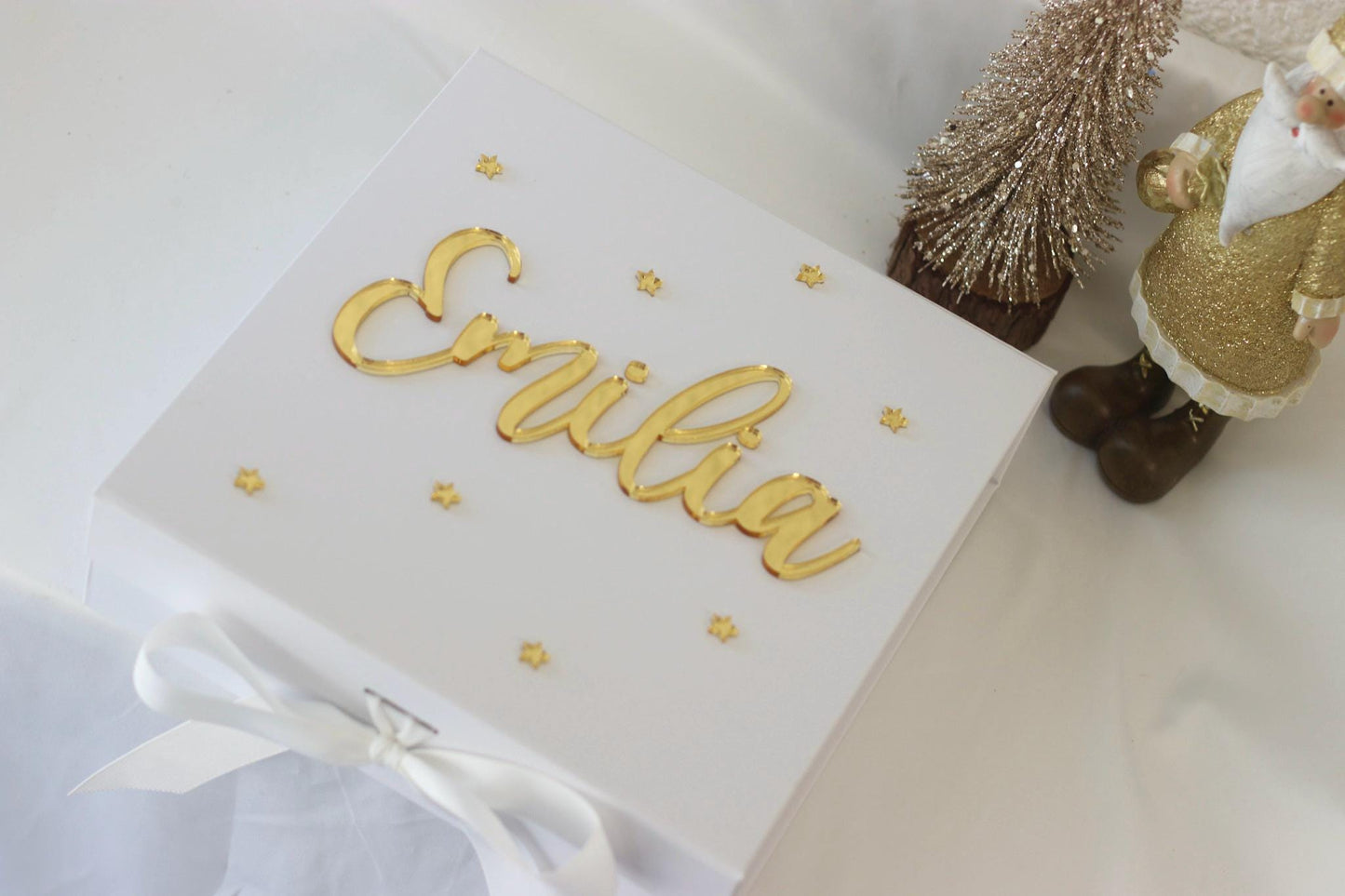 Luxuriöse Weihnachtsgeschenkbox mit Name in Gold – personalisierte Geschenkverpackung mit 3D Effekt & Schleife – edle Box Weihnachten
