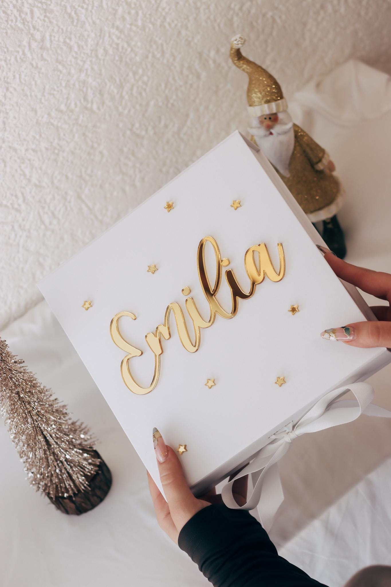 Luxuriöse Weihnachtsgeschenkbox mit Name in Gold – personalisierte Geschenkverpackung mit 3D Effekt & Schleife – edle Box Weihnachten