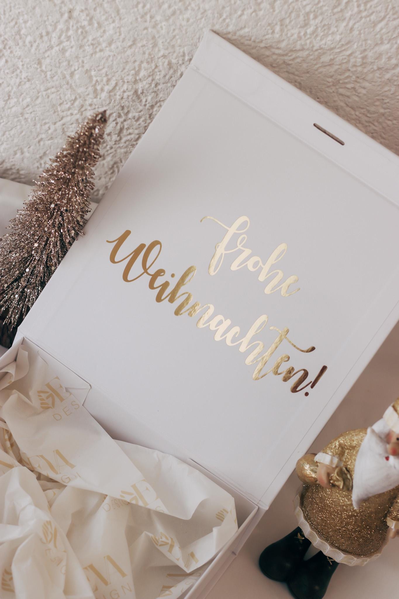 Luxuriöse Weihnachtsgeschenkbox mit Name in Gold – personalisierte Geschenkverpackung mit 3D Effekt & Schleife – edle Box Weihnachten