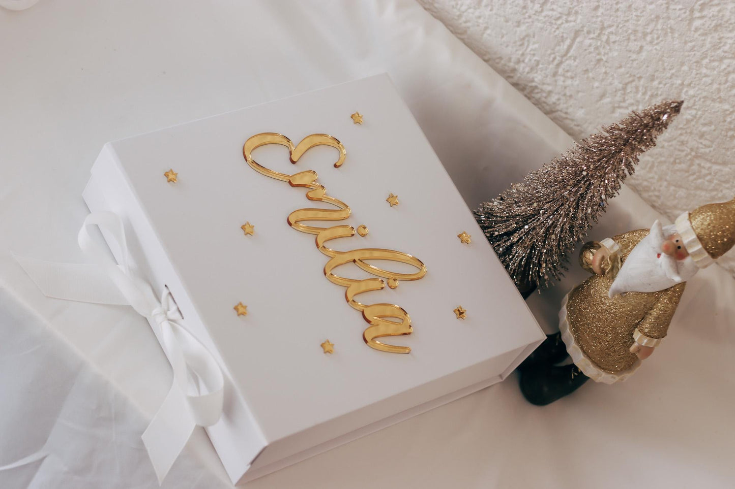 Luxuriöse Weihnachtsgeschenkbox mit Name in Gold – personalisierte Geschenkverpackung mit 3D Effekt & Schleife – edle Box Weihnachten