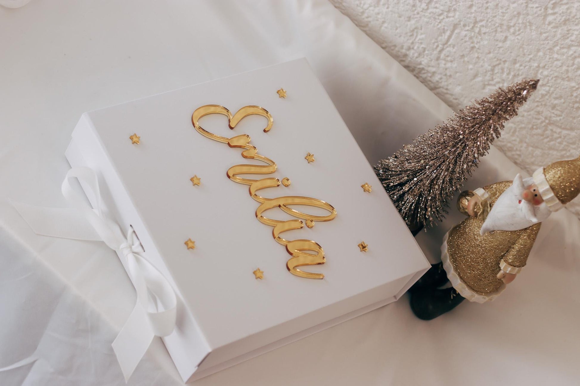 Luxuriöse Weihnachtsgeschenkbox mit Name in Gold – personalisierte Geschenkverpackung mit 3D Effekt & Schleife – edle Box Weihnachten
