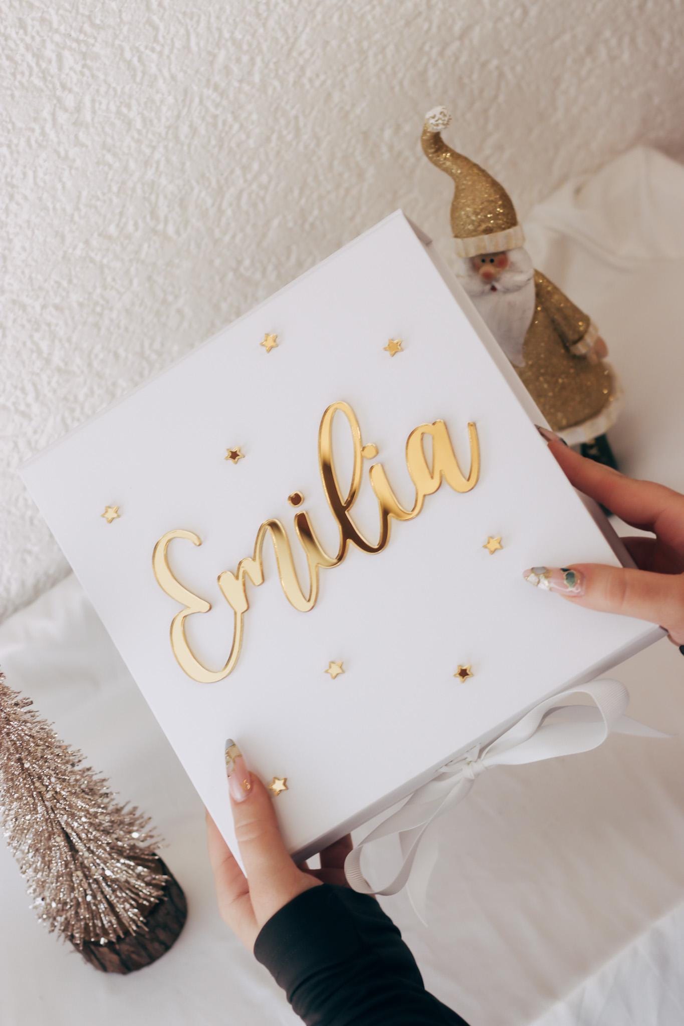 Luxuriöse Weihnachtsgeschenkbox mit Name in Gold – personalisierte Geschenkverpackung mit 3D Effekt & Schleife – edle Box Weihnachten