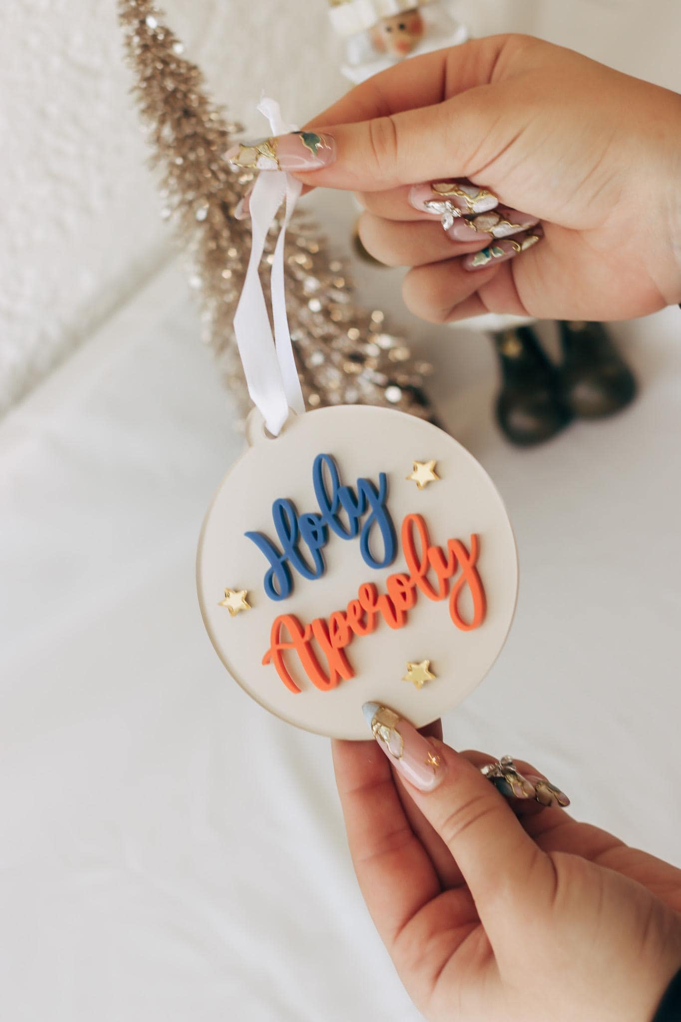 Holy Aperoly Weihnachtskugel – Acryl Christbaumanhänger 3D Effekt – personalisiertes Aperol Geschenk – champagnergold Deko Weihnachten