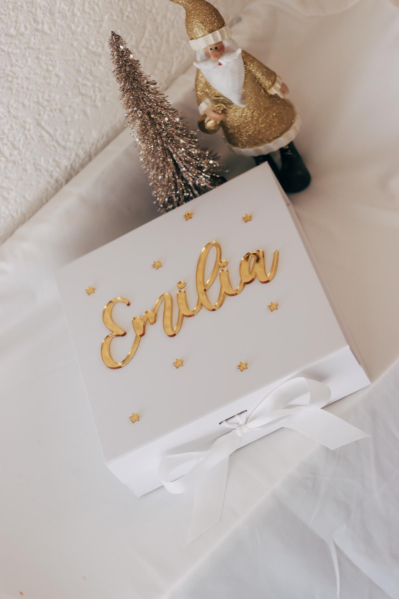 Luxuriöse Weihnachtsgeschenkbox mit Name in Gold – personalisierte Geschenkverpackung mit 3D Effekt & Schleife – edle Box Weihnachten