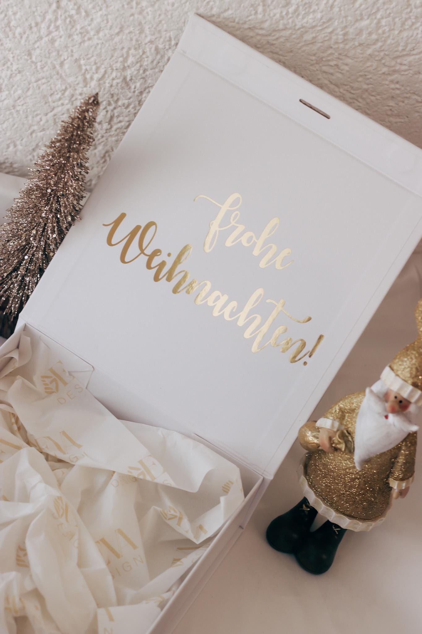 Luxuriöse Weihnachtsgeschenkbox mit Name in Gold – personalisierte Geschenkverpackung mit 3D Effekt & Schleife – edle Box Weihnachten