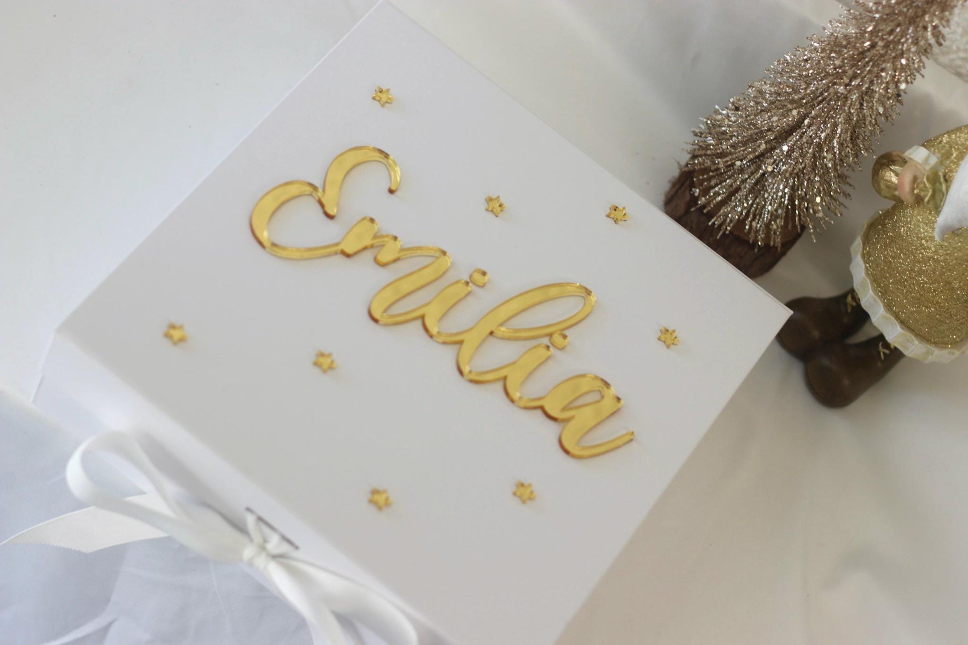 Luxuriöse Weihnachtsgeschenkbox mit Name in Gold – personalisierte Geschenkverpackung mit 3D Effekt & Schleife – edle Box Weihnachten