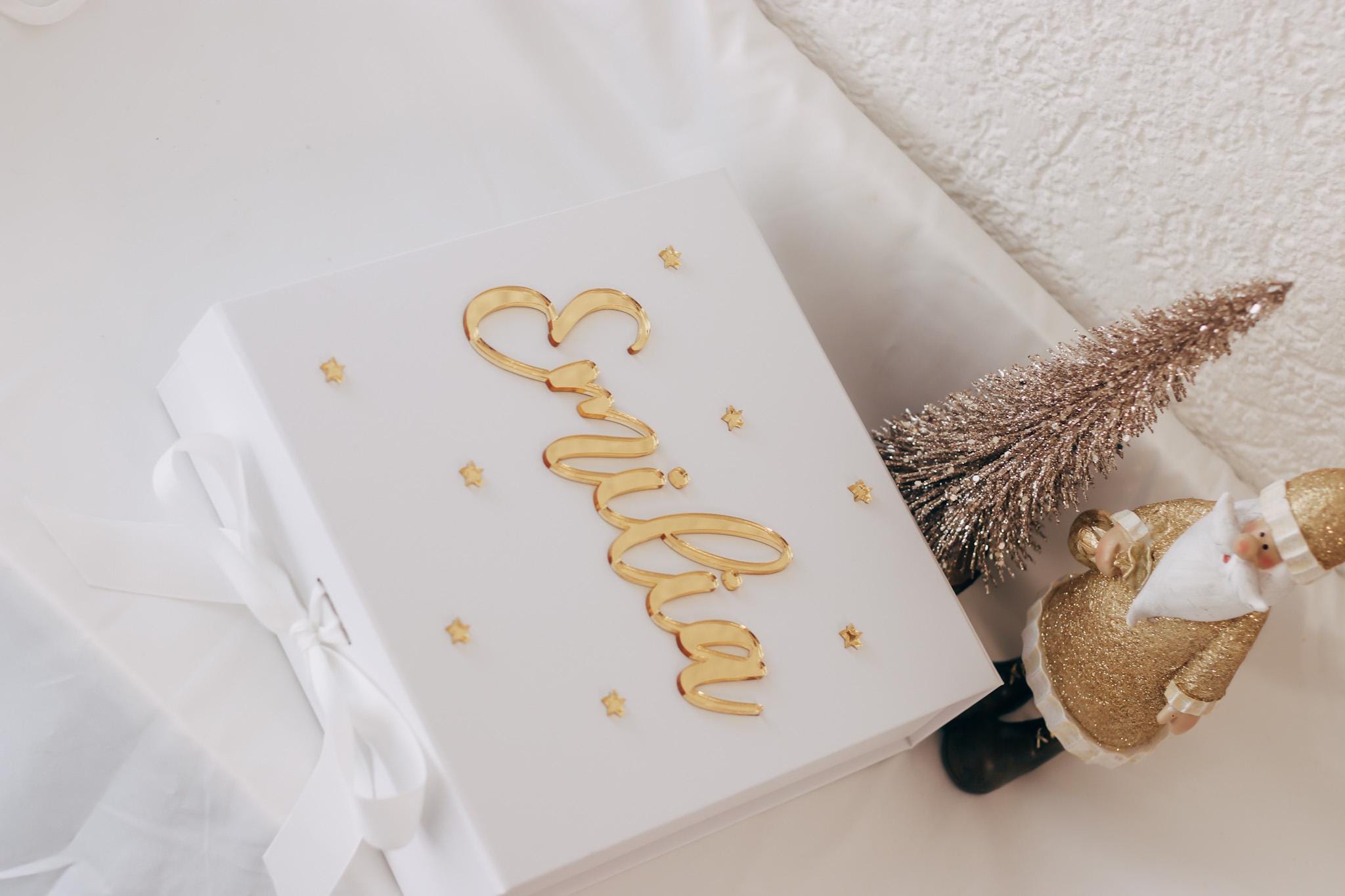 Luxuriöse Weihnachtsgeschenkbox mit Name in Gold – personalisierte Geschenkverpackung mit 3D Effekt & Schleife – edle Box Weihnachten