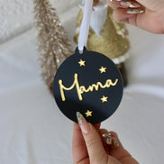 Personalisierte Weihnachtskugel Schwarz Gold – Acryl Christbaumanhänger mit Namen – edle Weihnachtsdeko – Kugel mit goldenen Sternen