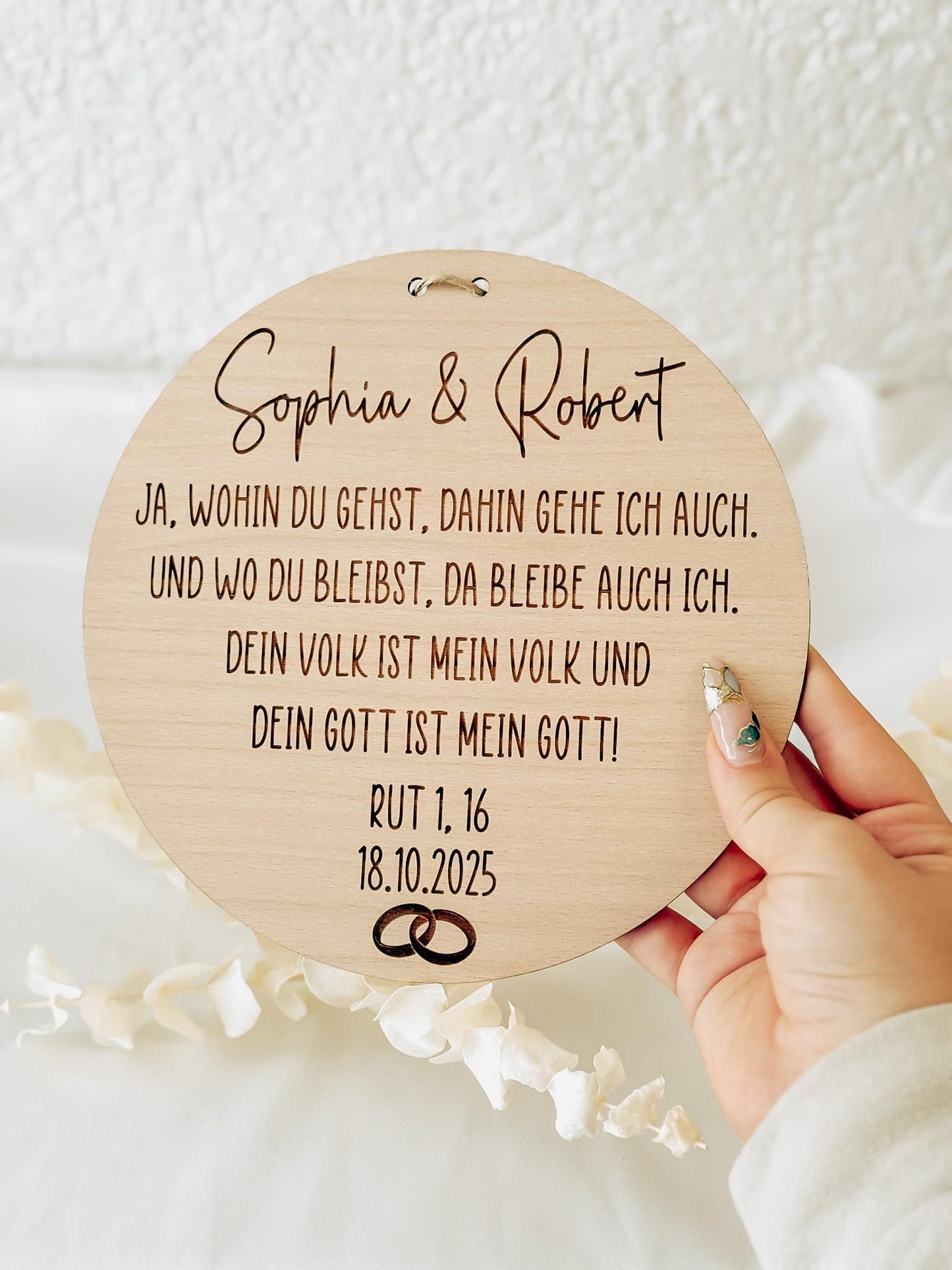 Christliches Hochzeitsschild aus Holz – Buchenholz 20 cm – Bibelvers Rut 1,16 – Personalisiertes Ehegeschenk mit Namen, Datum & Ringen, Holz