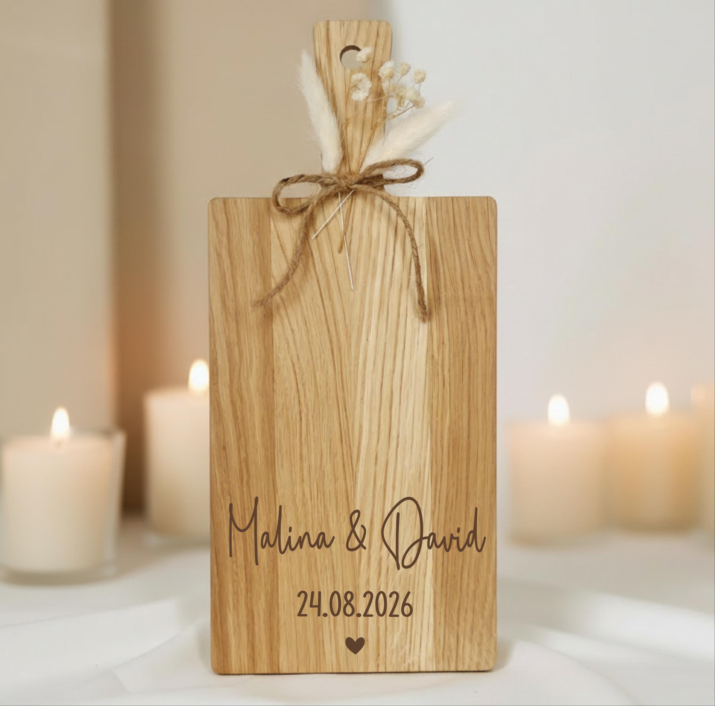 Hochzeitsgeschenk Brett Eiche • Personalisiert mit Namen & Datum • Gravur Brett Brautpaar • Geschenk zur Hochzeit Deko