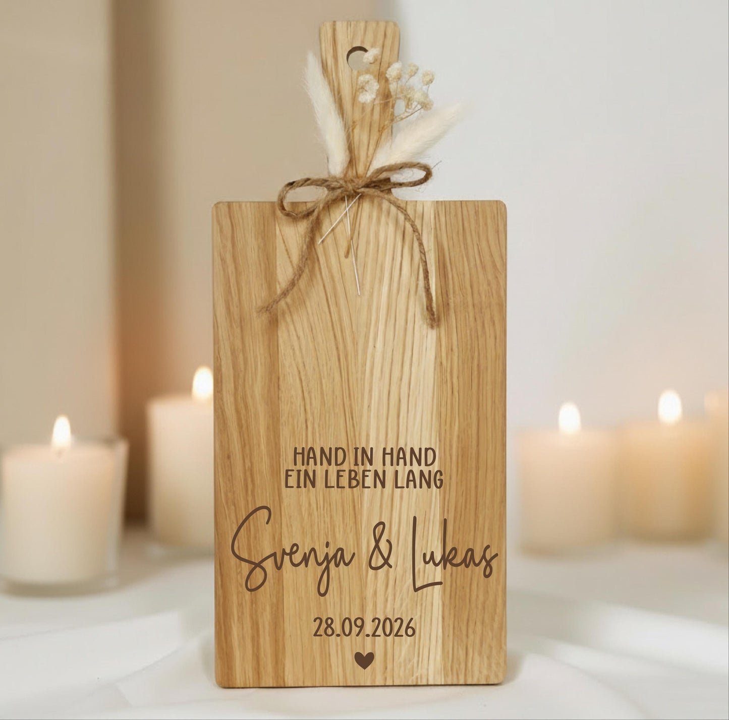 Hochzeitsgeschenk Brett Eiche • „Hand in Hand ein Leben lang“ • Personalisiert mit Namen & Datum • Gravur Brett Brautpaar