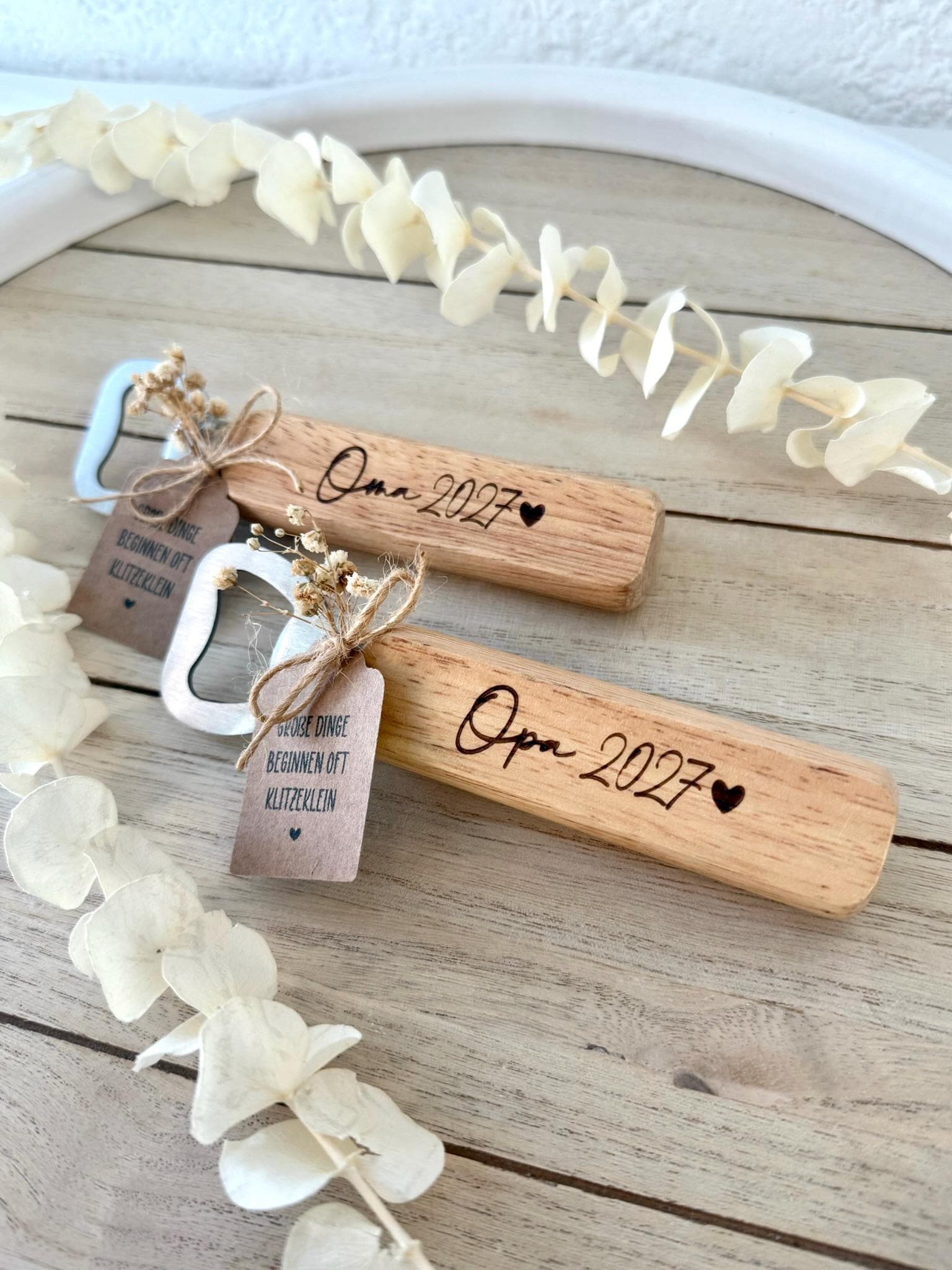 Schwangerschaftsverkündung Geschenk – Holz Flaschenöffner personalisiert mit Titel & Jahreszahl, Papa, Oma, Opa, Tante, Onkel,