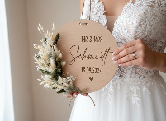 Hochzeitsschild Holz personalisiert | Mr & Mrs Türschild mit Datum | Geschenk zur Hochzeit | Holzschild mit Trockenblumen