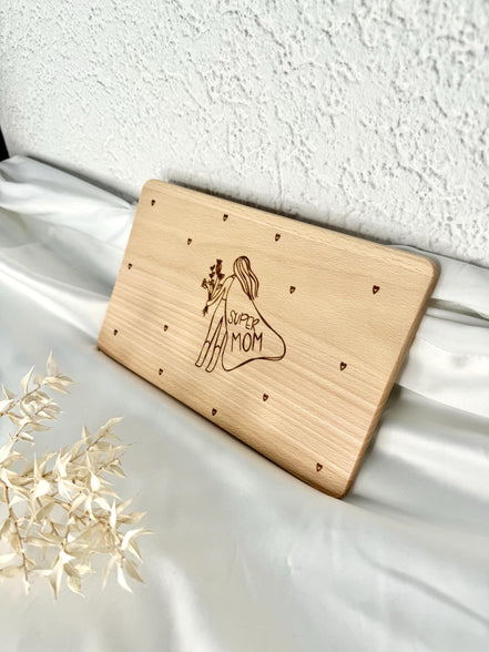 Muttertagsgeschenk Holz – Super Mom Brettchen – Geschenk Mama personalisiert – Holzbrett mit Gravur – Muttertag Geschenkidee