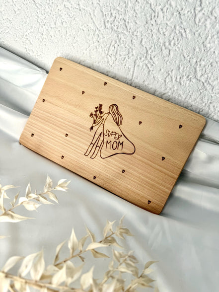 Muttertagsgeschenk Holz – Super Mom Brettchen – Geschenk Mama personalisiert – Holzbrett mit Gravur – Muttertag Geschenkidee