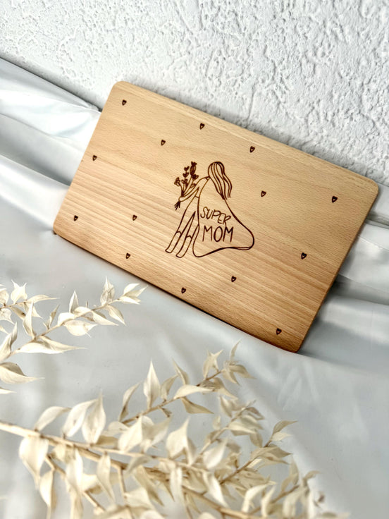 Muttertagsgeschenk Holz – Super Mom Brettchen – Geschenk Mama personalisiert – Holzbrett mit Gravur – Muttertag Geschenkidee