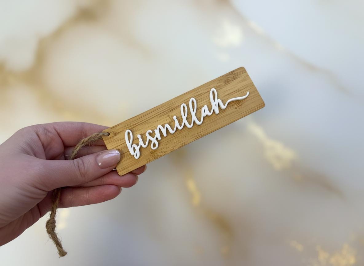 Ramadan Lesezeichen aus Bambus – Bismillah Holz Lesezeichen mit weißem Acryl Schriftzug – Islamisches Geschenk für Moschee & Koran