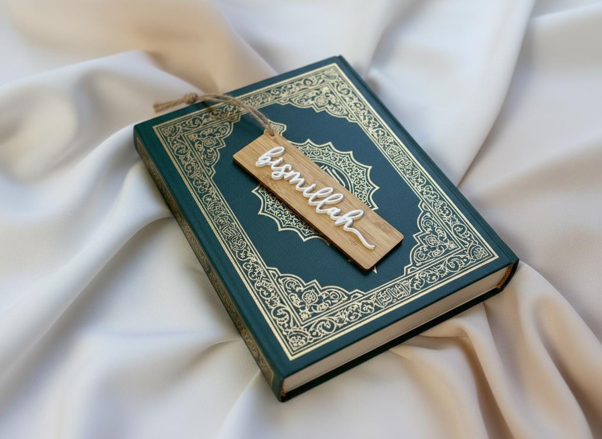 Ramadan Lesezeichen aus Bambus – Bismillah Holz Lesezeichen mit weißem Acryl Schriftzug – Islamisches Geschenk für Moschee & Koran