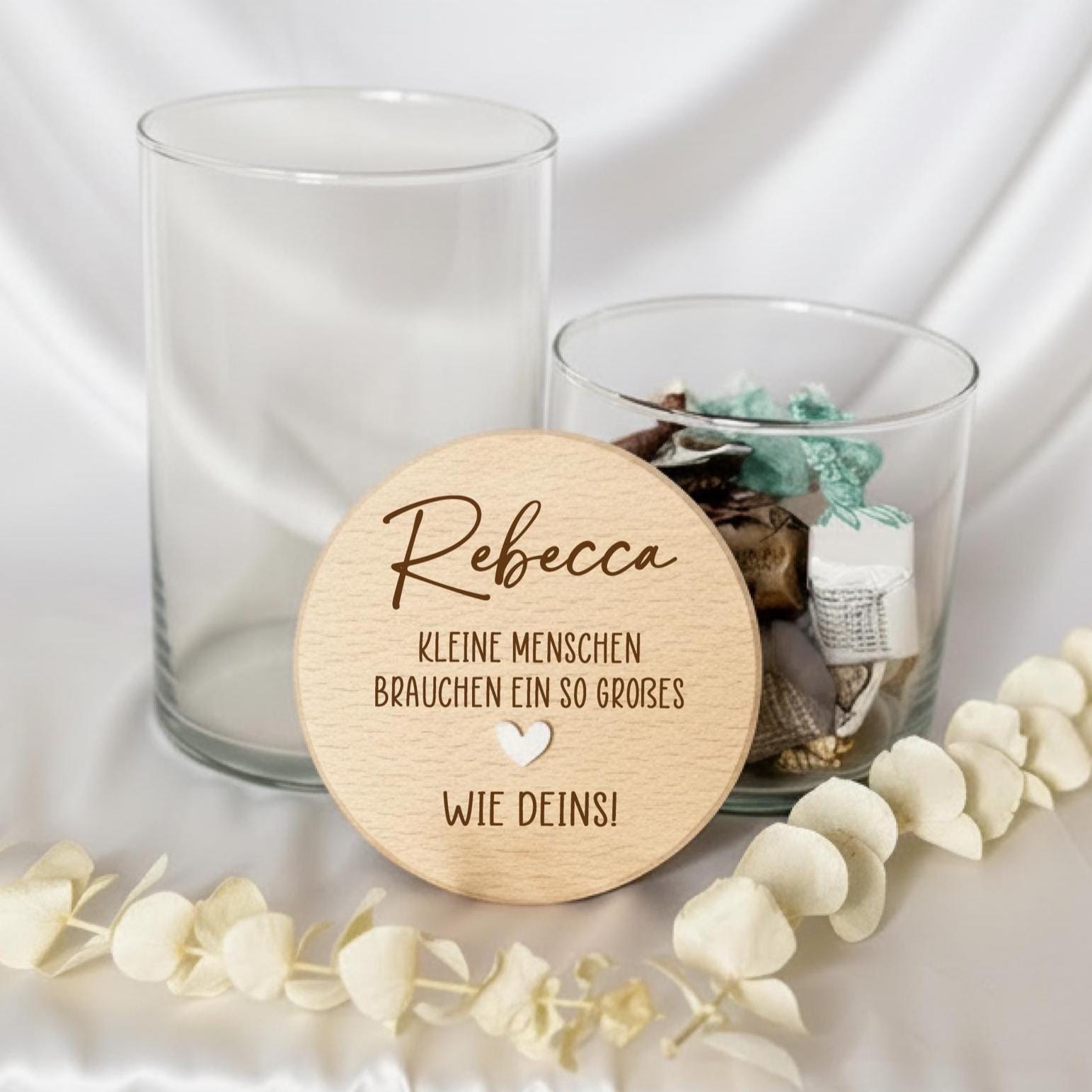 Geschenk für Erzieherin oder Hebamme – Vorratsglas mit Gravur – Dankeschön Geschenk – Kleine Menschen brauchen so große Herzen wie deins