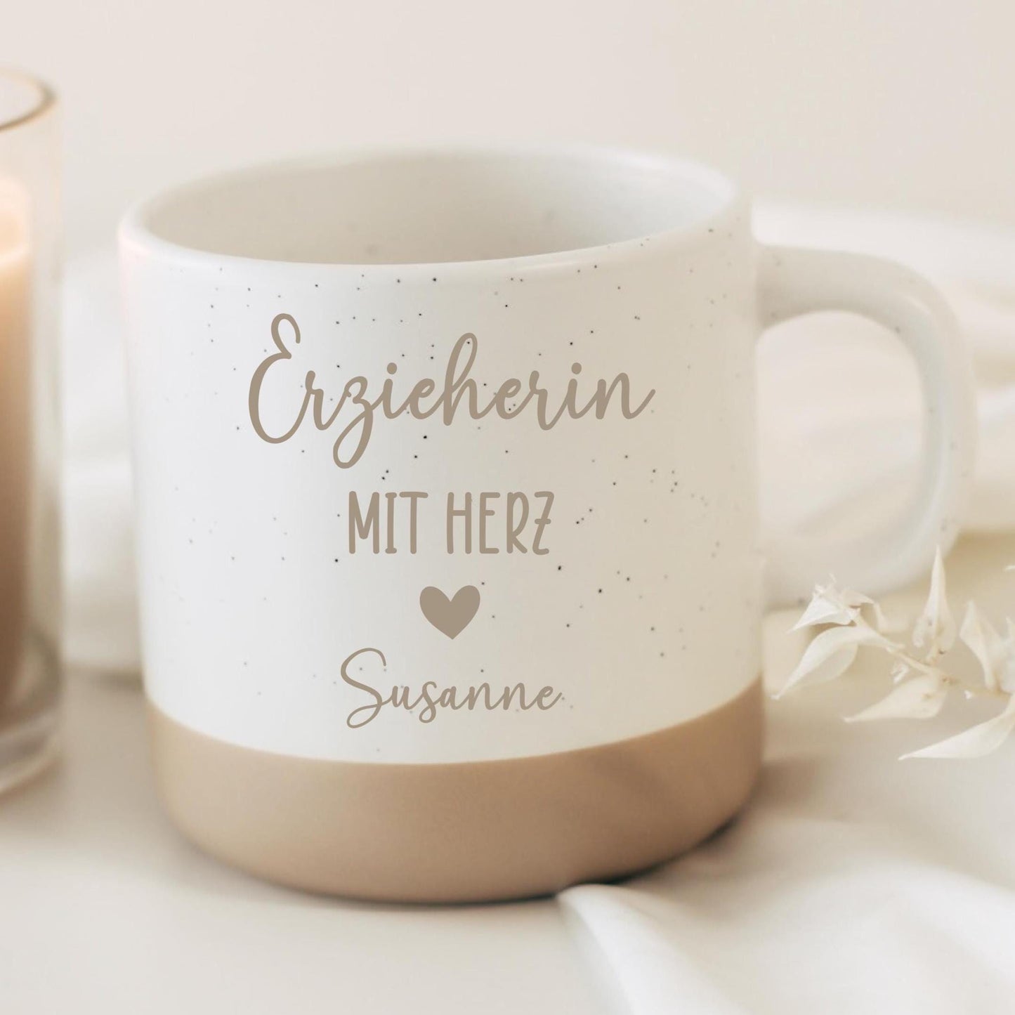 Erzieherin mit Herz Tasse – personalisierte Keramiktasse mit Name – Danke Geschenk Kindergarten Abschied – langlebige Gravur – 360 ml