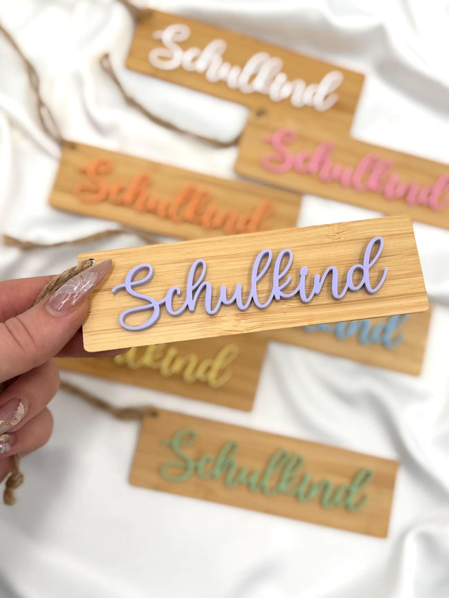 Lesezeichen zur Einschulung aus Bambus – Schulkind Lesezeichen mit Acryl Schrift – Geschenk für Erstklässler & Schulanfang