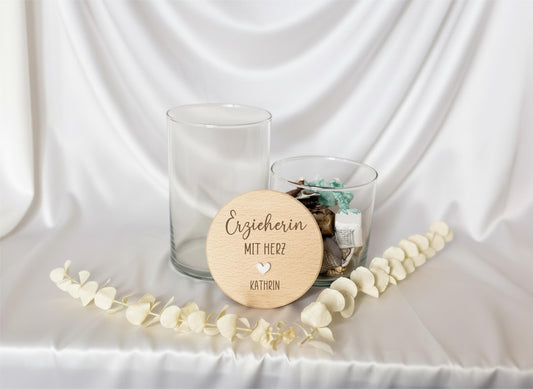 Geschenk für Erzieherin – Vorratsglas mit Gravur – Erzieherin mit Herz – Dankeschön Geschenk – Glas mit Holzdeckel, Kita Abschiedsgeschenk