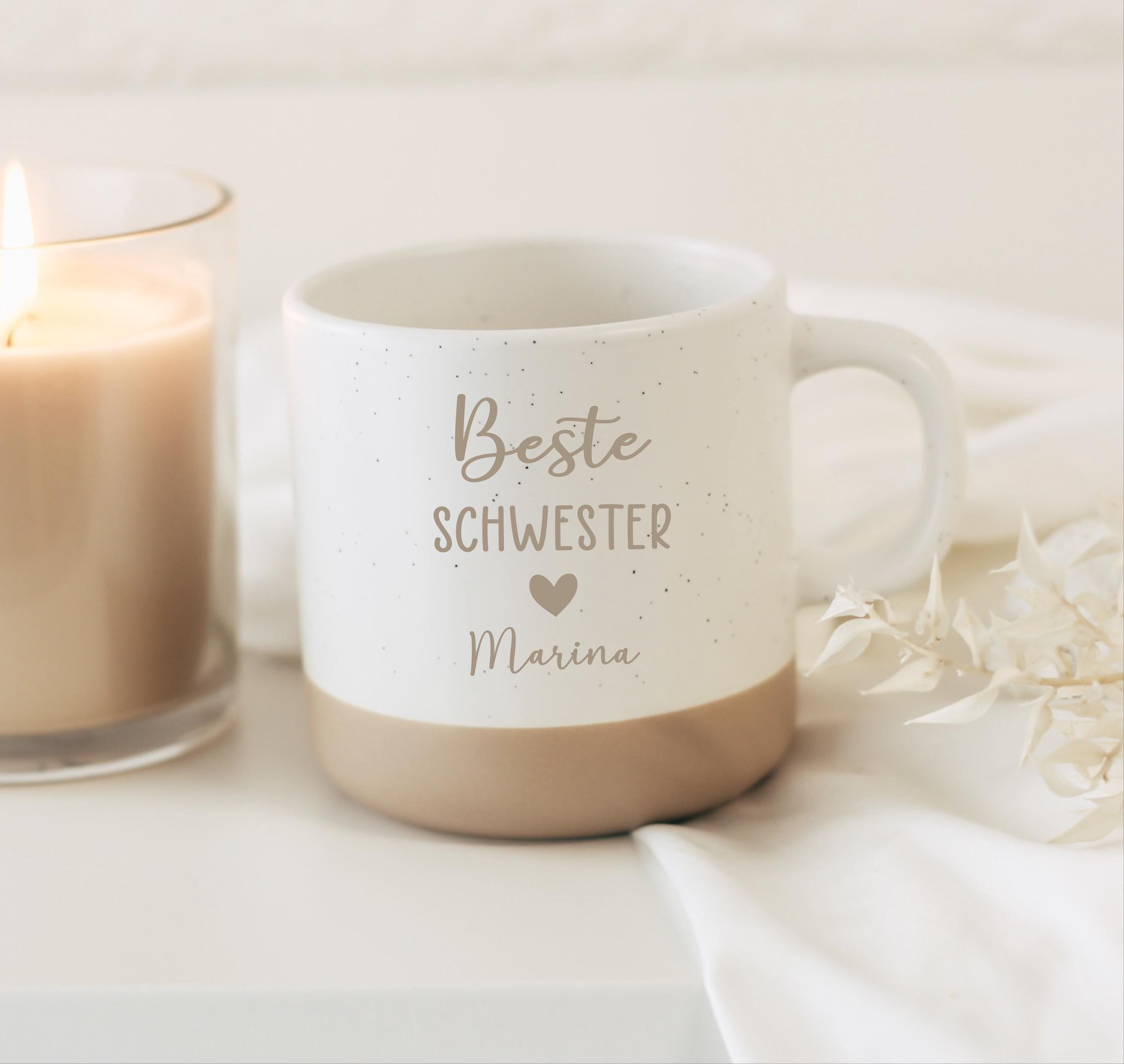 Beste Schwester Tasse personalisiert mit Name – Geschenk für Schwester – Keramiktasse mit Herz – Geburtstagsgeschenk