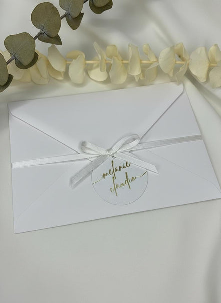 Hochzeitsanhänger personalisiert – Weiß mit Gold oder Silber Veredelung – Namensanhänger für Gastgeschenke rund oder gewellt, Söz, Nisan