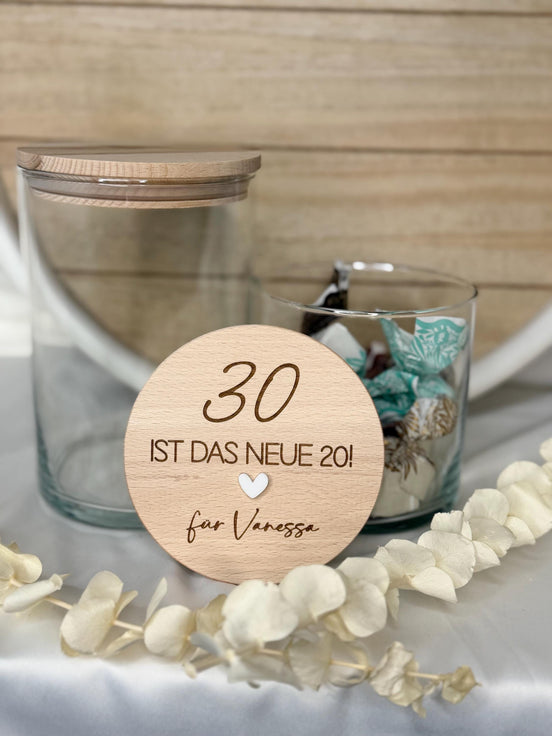 Geschenk 30 Geburtstag personalisiert – 30 ist das neue 20 – Vorratsglas mit Name – lustiges Geburtstagsgeschenk, runder Geburtstag,
