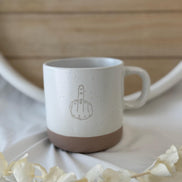 Mittelfinger Tasse lustig – freche Kaffee Tasse – Geschenk für Freunde Kollegen – witzige Keramik Tasse mit Finger – Spaß Geschenk