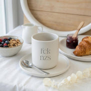 Fck NZS Tasse – Statement Becher – minimalistischer Kaffeebecher ohne Henkel – politisches Statement Geschenk – moderner Spruch Becher